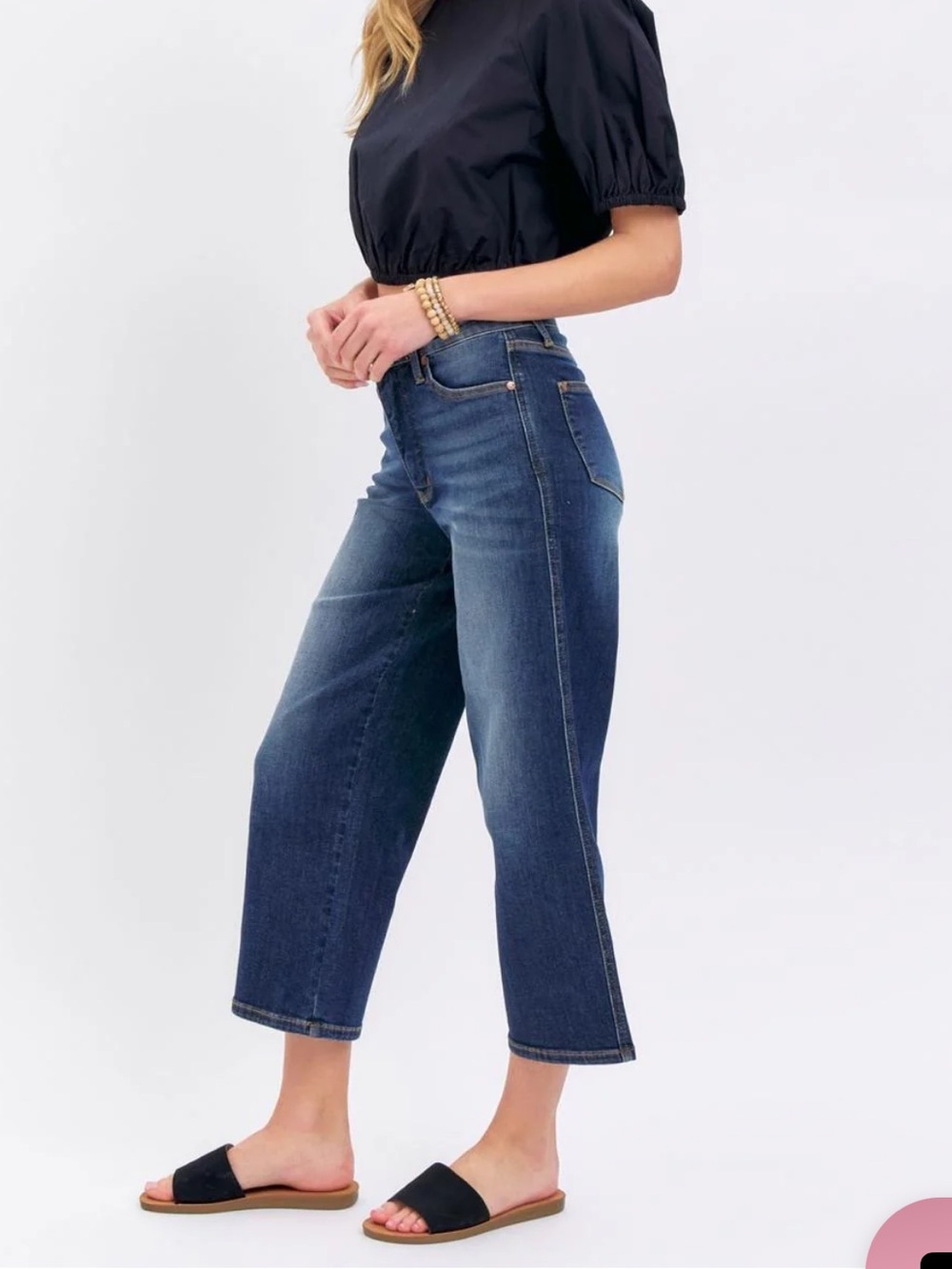 Judy Blue Mid Rise Tummy Control Wide Leg
Crop Denim Jeans size 7/28